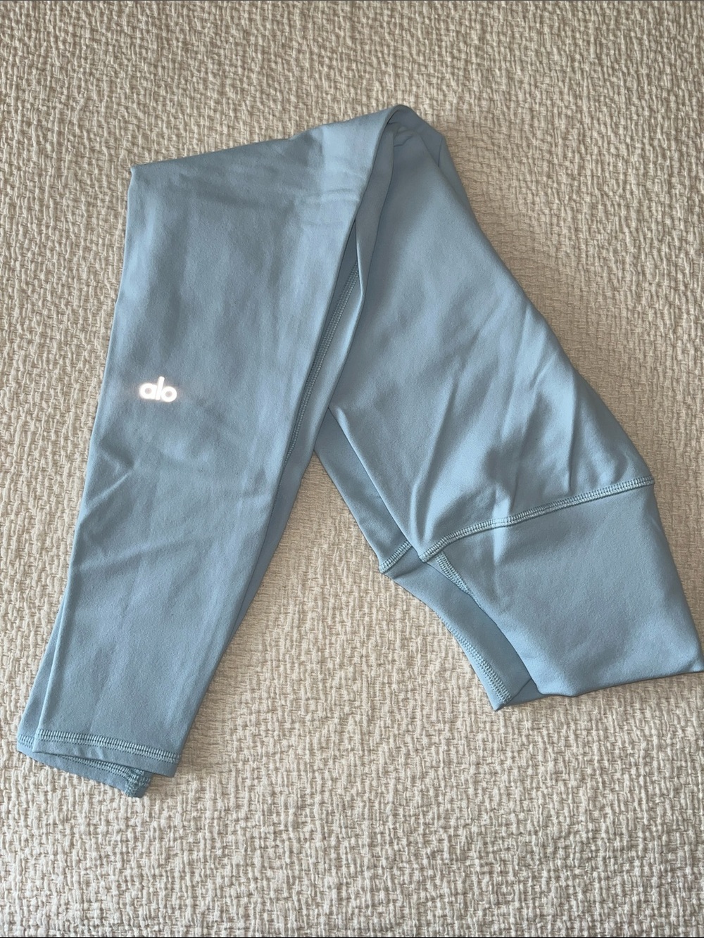 ALO Yoga Women’s Sky Blue Performance Leggings